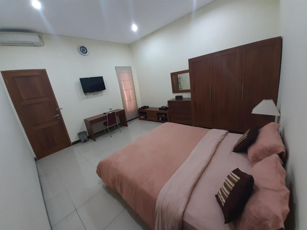 Alloro Guesthouse Pacitan Exterior foto