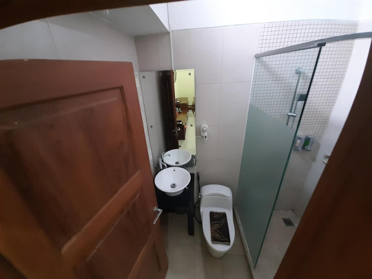 Alloro Guesthouse Pacitan Exterior foto